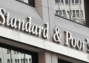 S&P, İngiltere'de 7 bankanın not görünümünü indirdi