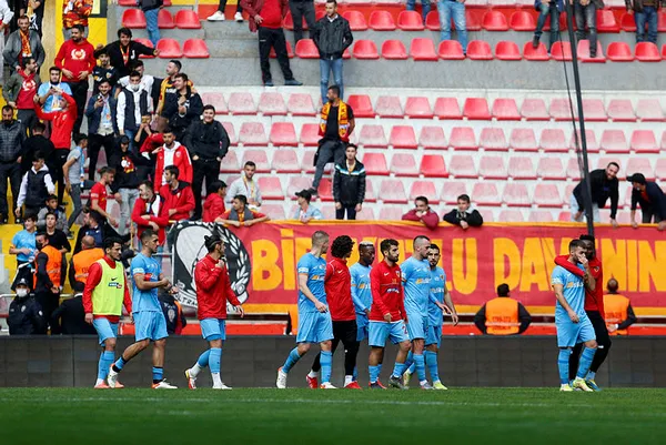 Kayserispor - Fatih Karagümrük: 2-1 Kayserispor 4 hafta sonra kazandı