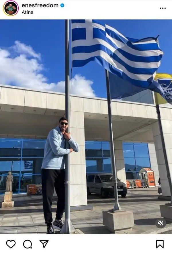 FETÖ’cü hain Enes Kanter’den çirkin propaganda! Yunan bayrağına sarılıp Türkiye’ye saldırdı