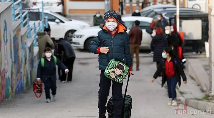 Pozitif vakada yüz yüze eğitim devam eder mi? Sağlık Bakanlığı koronavirüs rehberini güncelledi 13
