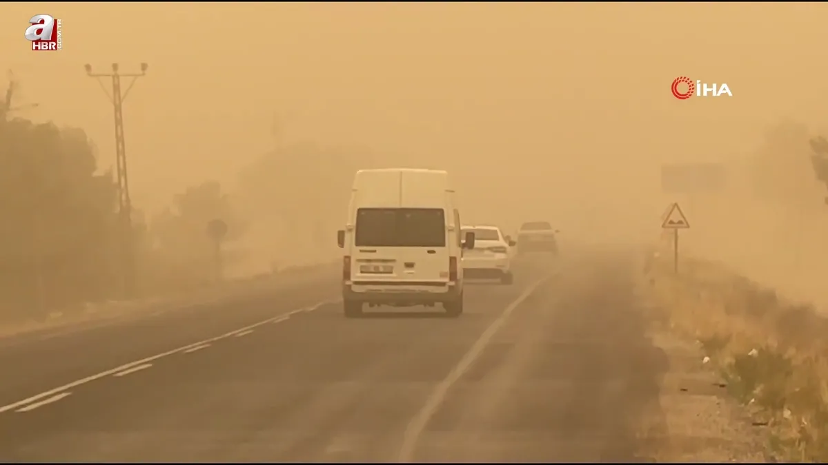 Toz bulutu Şanlıurfa semalarını kapladı