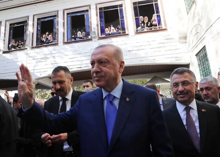 Başkan Erdoğan’a Eyüp Sultan’da sevgi seli