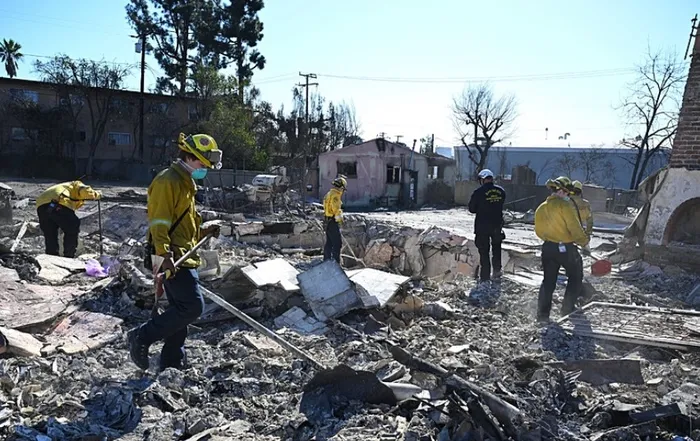 abdde-yangin-7-gununde-kirmizi-bayrak-cekildi-1736847350026.jpg Foto: AA