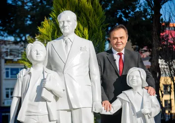 Son dakika | CHP'li Bilecik Belediyesi heykel açılışında!