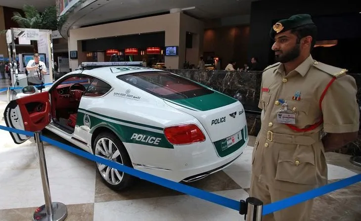 Dubai polisinin garajı