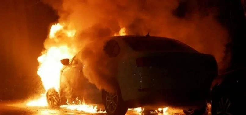 Kiev'de Rusya Büyükelçiliği'nin aracı ateşe verildi