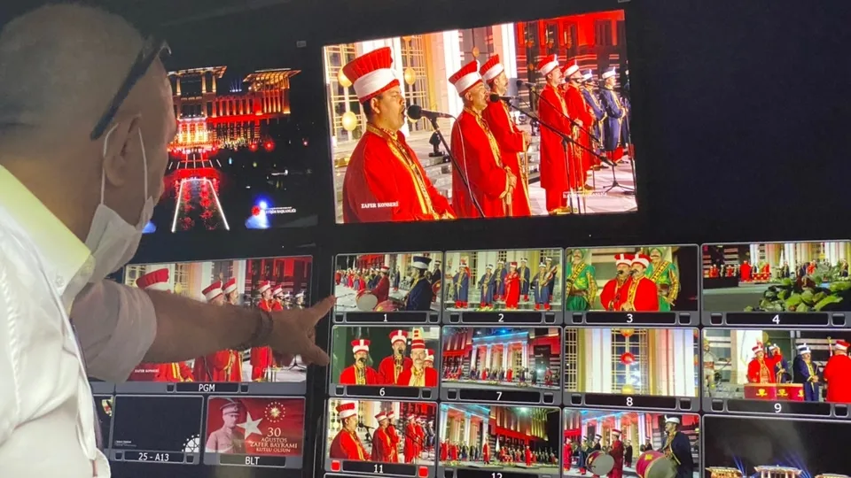 Cumhurbaşkanlığı Külliyesi’nde 30 Ağustos Zafer Bayramı konseri ve İHA gösterisi | Plevne Marşı ve Çırpınırdı Karadeniz türküsü...