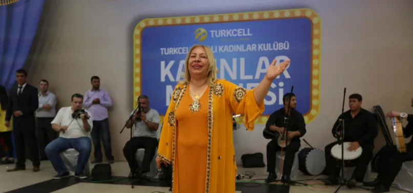 Dilber Ay'ın şarkı ve türküleri tam liste | Dilber Ay kaç albüm çıkardı, oynadığı filmler neler? İşte en çok dinlenen şarkıları...