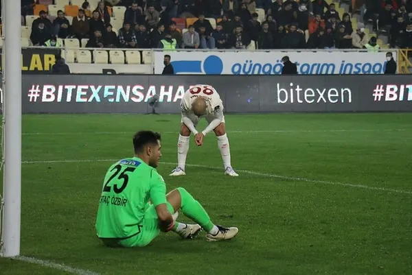 musleradan-derbi-ve-yeni-malatyaspor-maci-isyani-1638137780045.jpg Muslera'dan derbi ve Yeni Malatyaspor maçı isyanı - 2