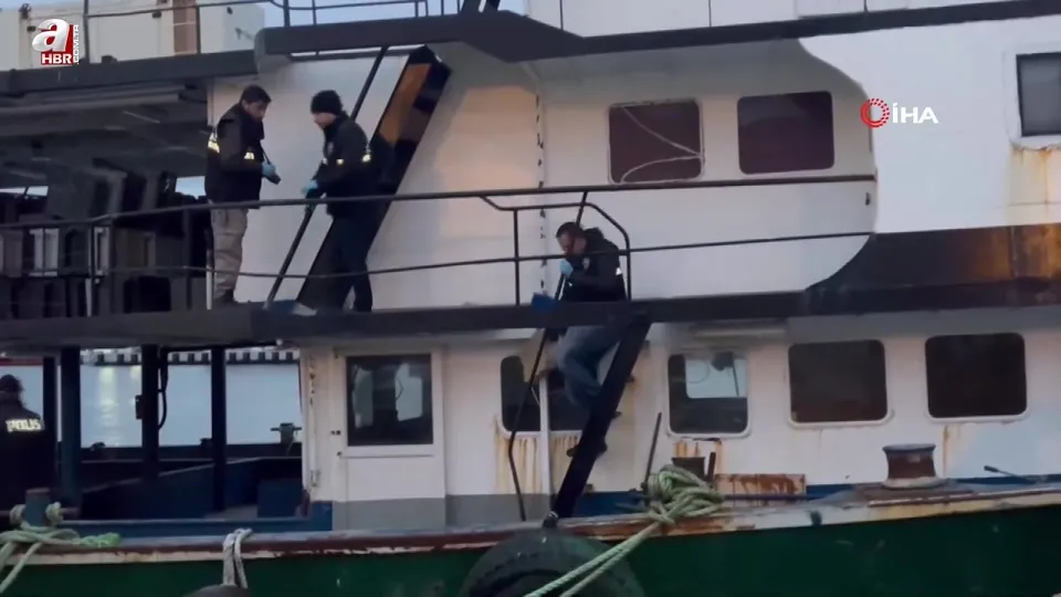 Balıkçı teknesinde kendini astı!