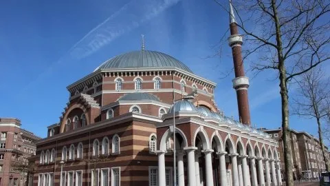 Hollanda'da camilere alçak saldırı! Mektuplarda Hz. Muhammed'e hakaret... - 1