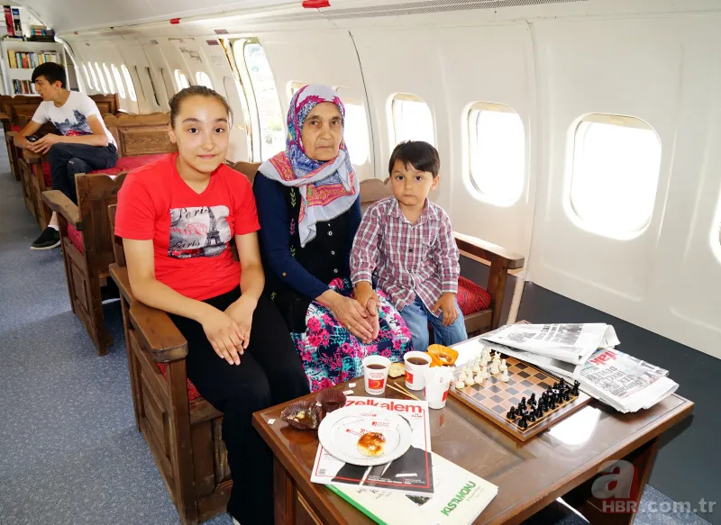 Kastamonu'da Boeing 737 tipi yolcu uçağı Millet Kıraathanesi oldu 10