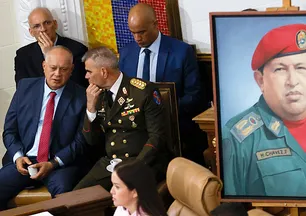 ABD'nin Venezuela'daki "operasyonları" bitmedi mi? İngiliz basınından flaş iddia: Maduro'dan sonra o ismi alacak!