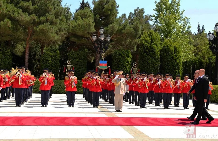 Başkan Erdoğan Azerbaycan'da Aliyev tarafından resmi törenle karşılandı 8