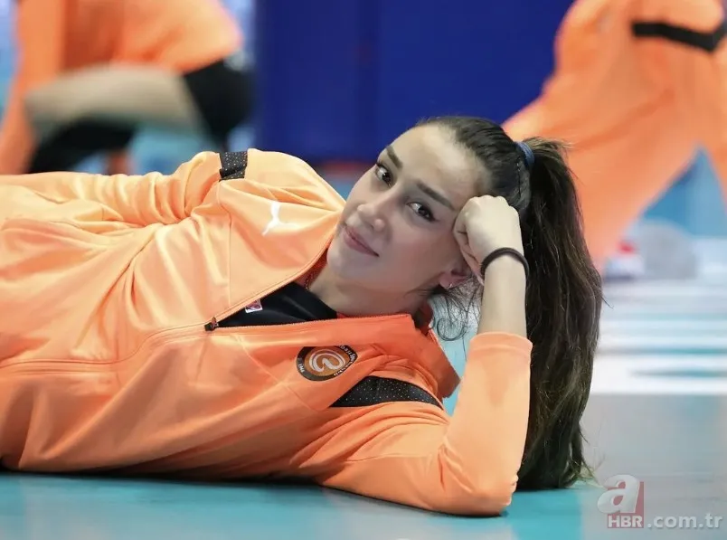 Milli voleybolcu Hande Baladın'a tehdit: Yüzüne asit atacağım 15