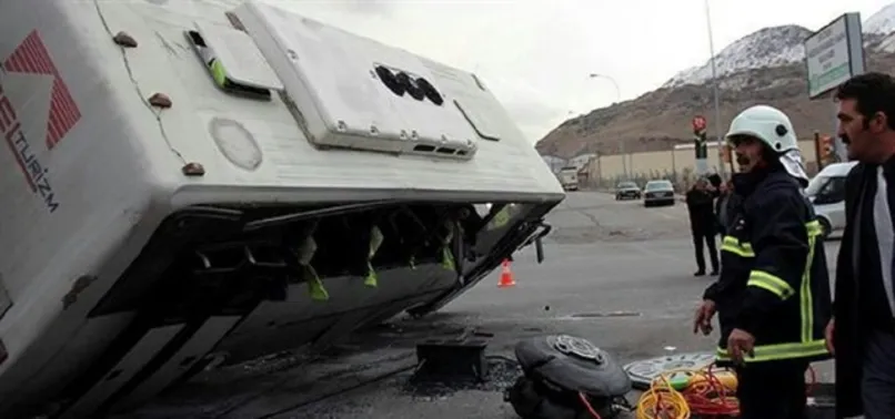 Kayseri'de 2 yolcu otobüsü devrildi