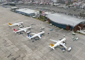 Ulaştırma ve Altyapı Bakanı Abdulkadir Uraloğlu duyurdu: Uçak trafiğiyle rekor kıran Trabzon’a yeni havalimanı müjdesi