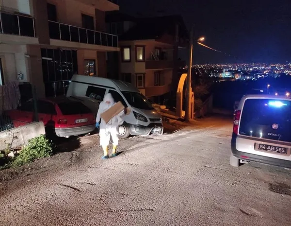 sakaryada-iftar-saatinde-miras-katliami-agabeyi-yengesi-ve-yegenini-oldurdu-1649226238529.jpg Sakarya’da iftar saatinde miras katliamı: Ağabeyi, yengesi ve yeğenini öldürdü - 1