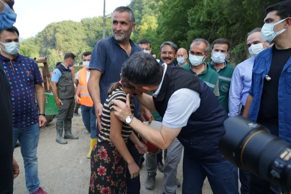 kastamonuda-selzede-bize-bir-sizden-fayda-var-onlar-hep-yalan-konusuyor-kimse-inanmasin-1629822255172.jpg Kastamonu’da selzede: "Bize bir sizden fayda var onlar hep yalan konuşuyor kimse inanmasın" - 1