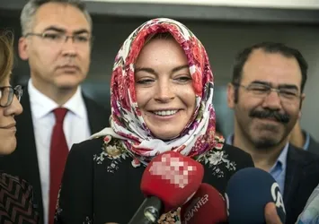 Lindsay Lohan'ın taktığı başörtüsünün hikayesi