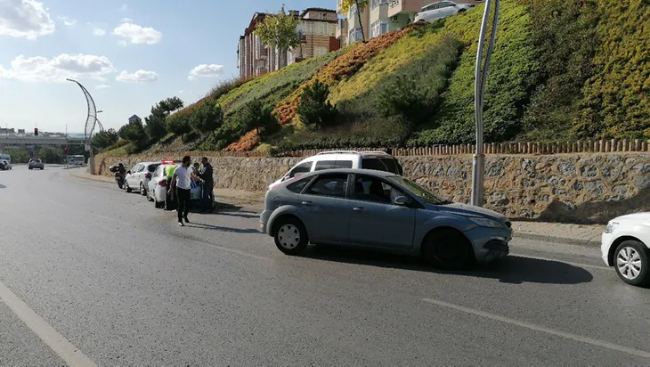 Yoldan çıkan otomobil 20 metre yükseklikten uçtu - 3