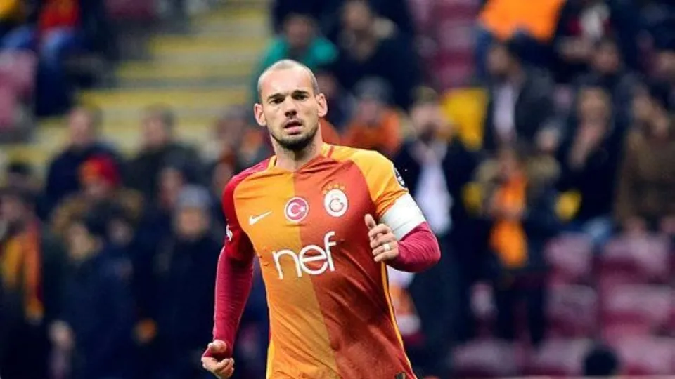 Wesley Sneijder yolcu!