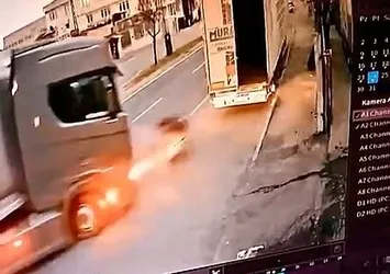 Avcılar'da acı olay! Önce TIR'a ardından kamyona çarptı can verdi