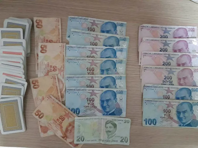 Adana'da mühürlenen kahvehanede kumar oynamak için duvarda delik açmışlar - 3