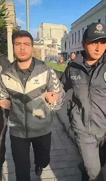 1704124014326.jpeg CHP yandaşı Fatih Altaylı'nın skandalları bitmek bilmiyor! Filistin'e destek yürüyüşündeki alçak saldırıya arka çıktı - 5