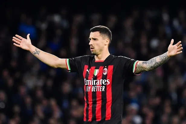 fenerbahce-milanli-futbolcu-icin-gemileri-yakti-orta-sahada-gucune-guc-katacak-1690980560219.jpg Fenerbahçe Milanlı futbolcu için gemileri yaktı! Orta sahada gücüne güç katacak! - 2