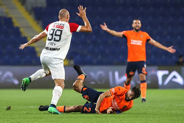 Başakşehir evinde fırsat tepti! Başakşehir - Royal Antwerp: 1-1 MAÇ SONUCU ÖZET
