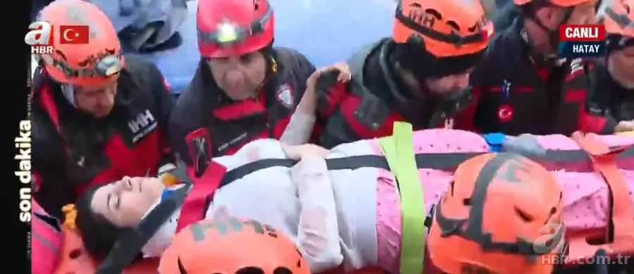 Depremin 5. gününde peş peşe MUCİZE kurtuluşlar! Gözyaşları sel oldu… A Haber o anlara tanıklık etti | Adıyaman'da 8 aylık bebek ve ailesi çıkarıldı 6