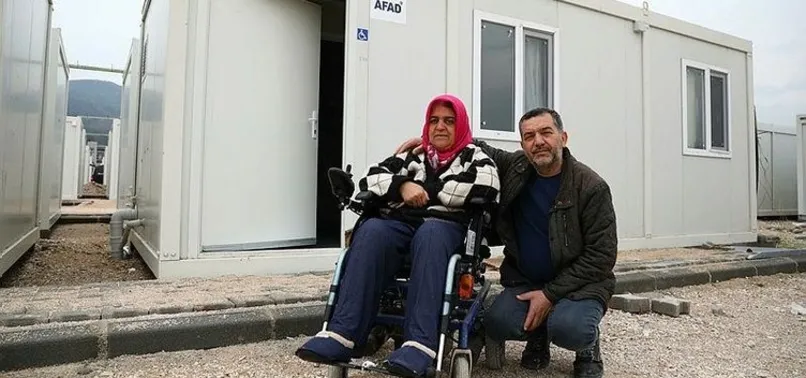Asrın felaketinde felçli anneyi oğlu kurtardı: Sen olmadan inmeyiz