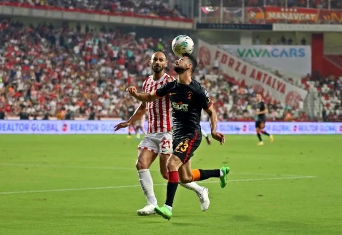antalyaspor-galatasaray-canli-anlatim-direkten-donen-top-kacan-penalti-1659903595026.jpg Antalyaspor - Galatasaray: 0-1 (MAÇ SONUCU ÖZET) | Gomis 90'da attı... - 11