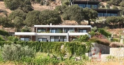 Burak Özçivit'in 3.5 aylık hamile eşi Fahriye Evcen'den hayran bırakan şezlong pozu! Minik Karan'la koronavirüse yakalanmıştı 24