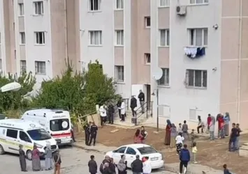 Pencereden düşüp öldü sabah fark edildi