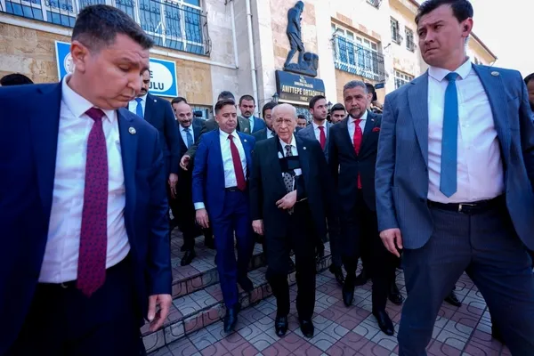 mhp-genel-baskani-devlet-bahceli-oyunu-kullandi-tum-milletimize-tesekkur-ediyorum-1711883123778.jpg MHP Genel Başkanı Devlet Bahçeli oyunu kullandı: Tüm milletimize teşekkür ediyorum - 1