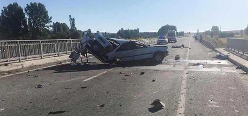 Kutahya Da Trafik Kazasi 2 Olu 3 Yarali