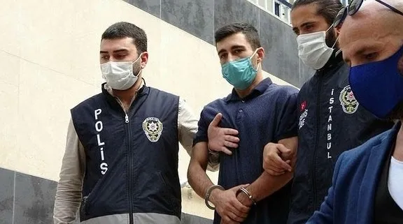 arnavutkoyde-esi-ve-arkadasini-olduren-zanli-mahkemede-sustu-1638344477889.jpg Arnavutköy'de eşi ve arkadaşını öldüren zanlı mahkemede sustu - 4