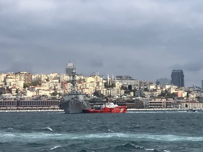 Son dakika: ABD savaş gemisi İstanbul Boğazı’ndan geçti