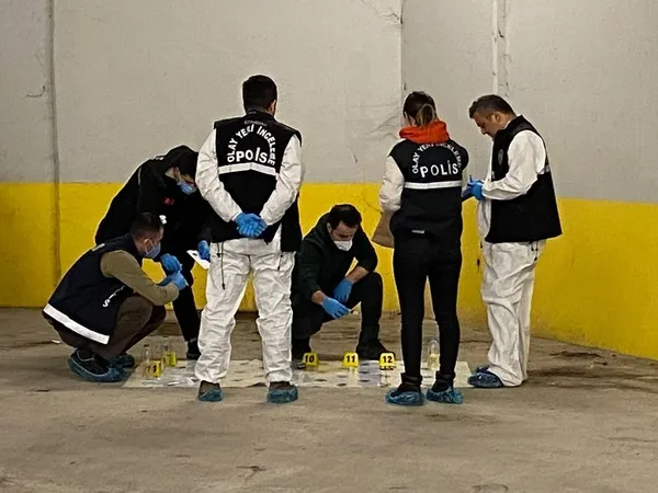 1673458183660.jpg Kocaeli’de kan donduran olay! Otoparkta boğazı kesik halde bulundu - 3