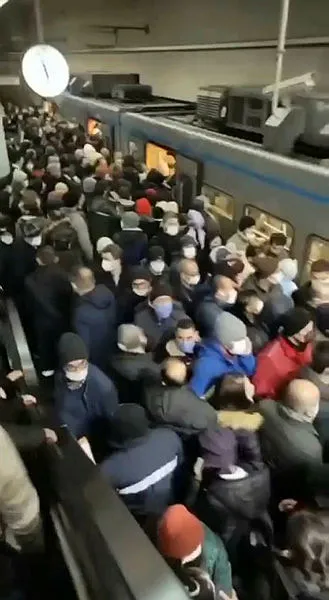 Son dakika: İstanbul'da toplu ulaşım araçlarında büyük yoğunluk - 4