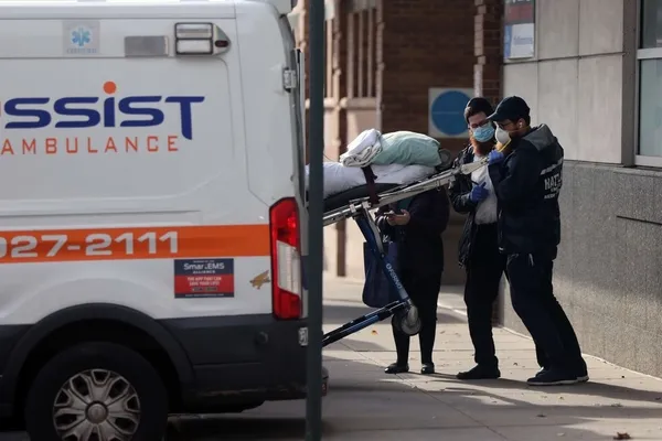 ABD Kovid-19 ile boğuşuyor: Ölenlerin sayısı 305 bini geçti