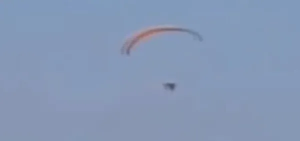 Lübnan'da uçuş yapan Türk paraşütçü hakkında soruşturma açıldı - 2