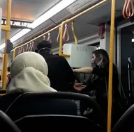 Metroda sarılma kavgası kamerada!