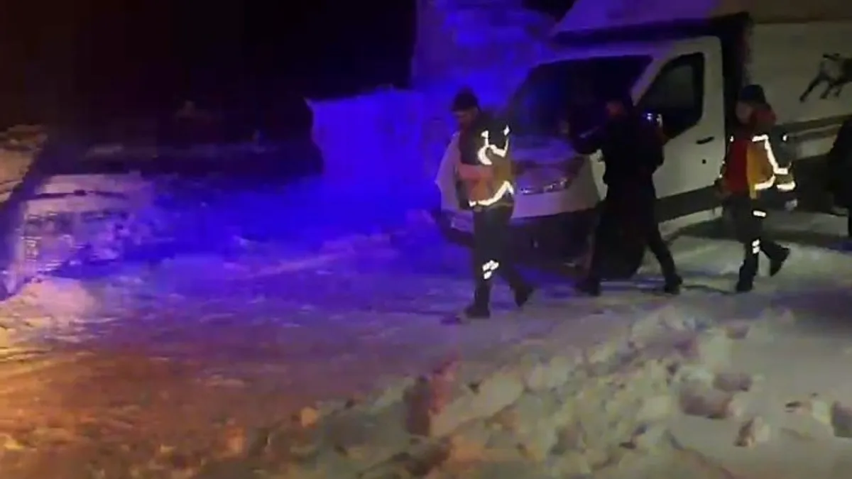 Kars'ta ateşi çıkan bebek için ekipler seferber oldu