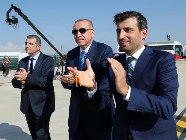 1631744613717.jpg Selçuk Bayraktar canlı yayında açıkladı! İHA üretimi için devlete başvurduğunda kendisine tercümanlık teklif edildi - 4