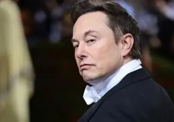 Demokratlar Elon Musk'ı hedef aldı