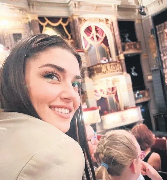 Hande Erçel’den Kaan Yıldırım paylaşımı! Aşklarını ilan etti