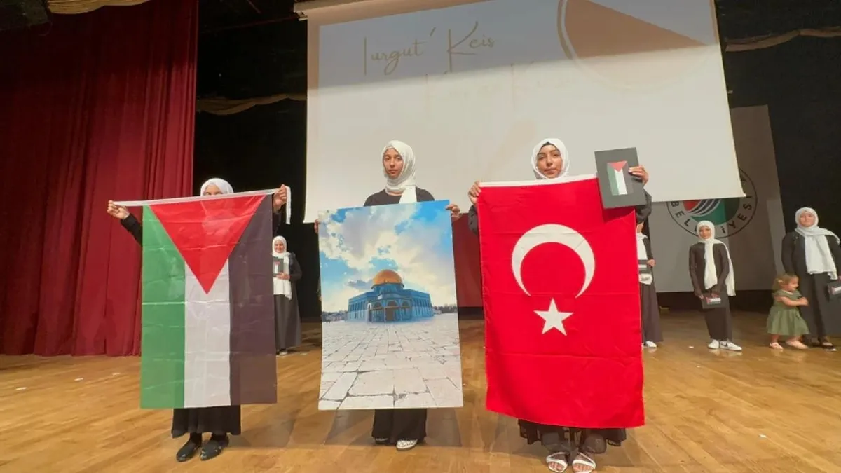 Antalya'da Kur'an kursu öğrencilerinden Filistin'e yardım